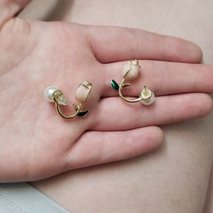Tulip and pearl earrings